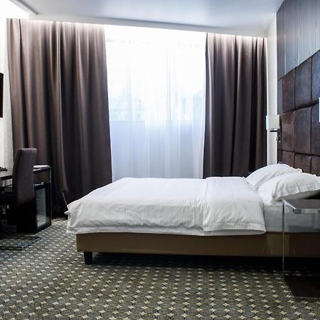 Park Hotel Dnipro Ngoại thất bức ảnh