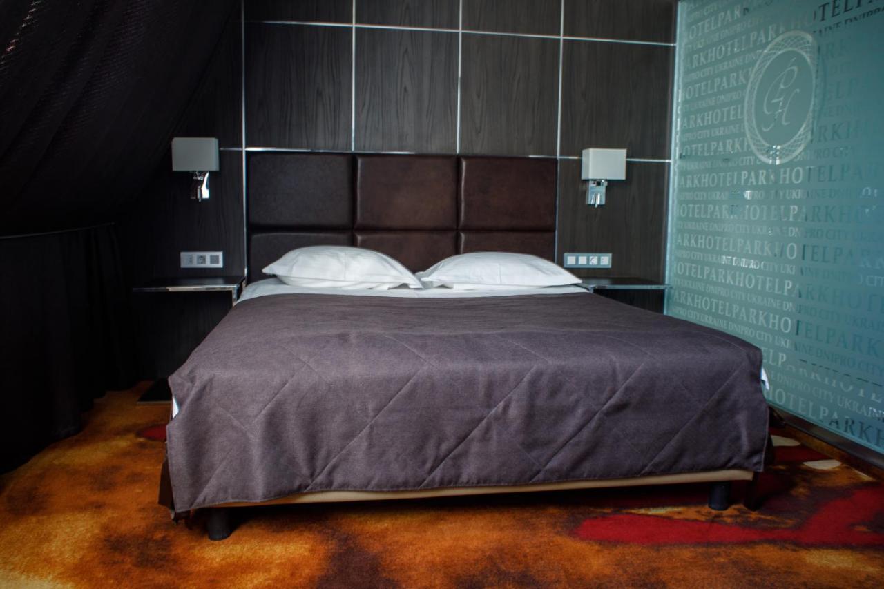 Park Hotel Dnipro Ngoại thất bức ảnh