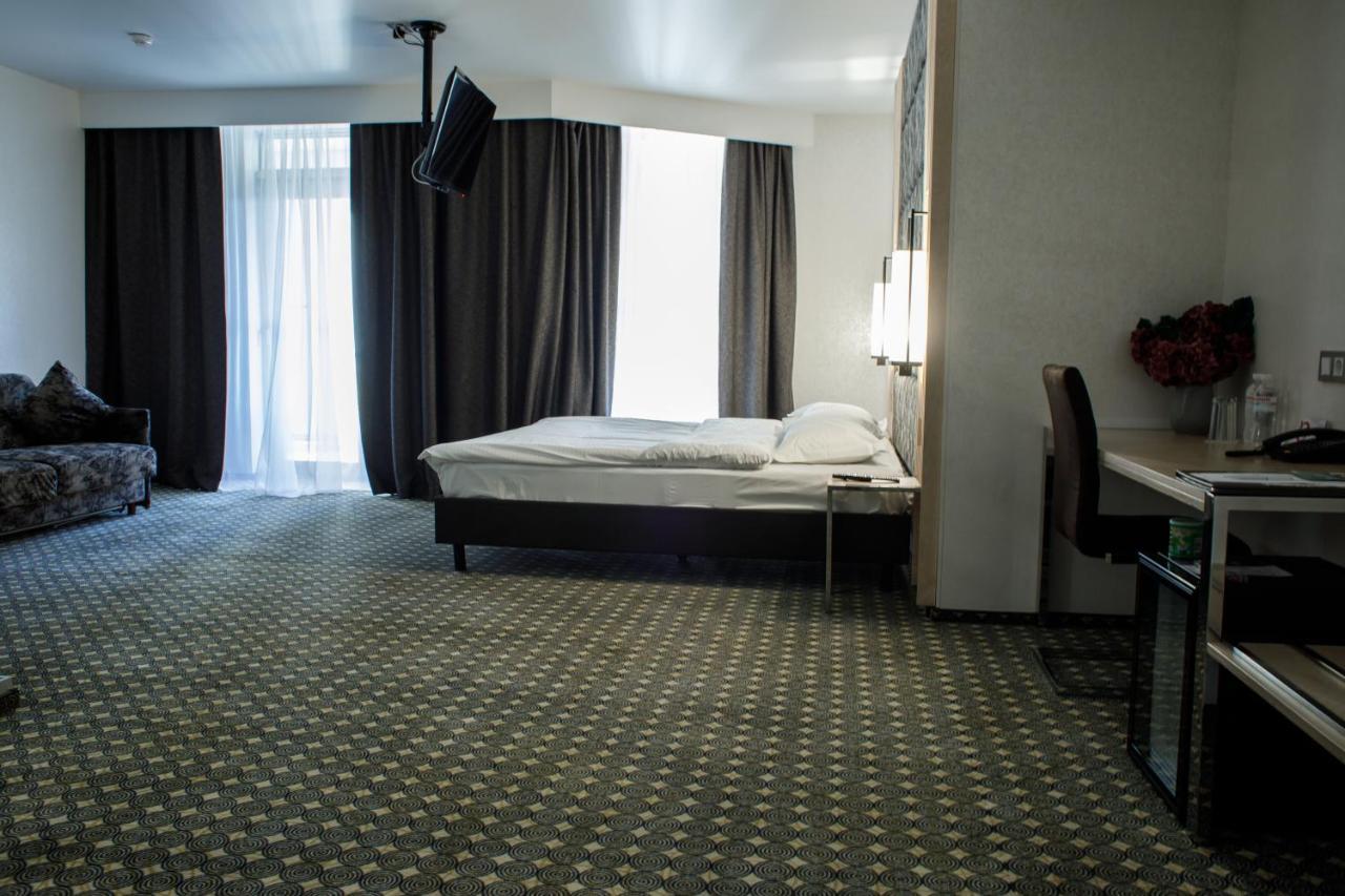 Park Hotel Dnipro Ngoại thất bức ảnh