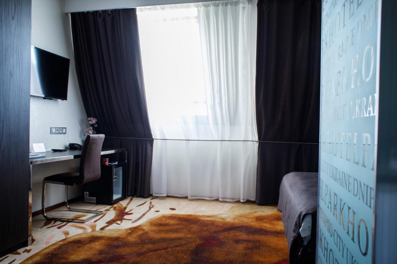 Park Hotel Dnipro Ngoại thất bức ảnh