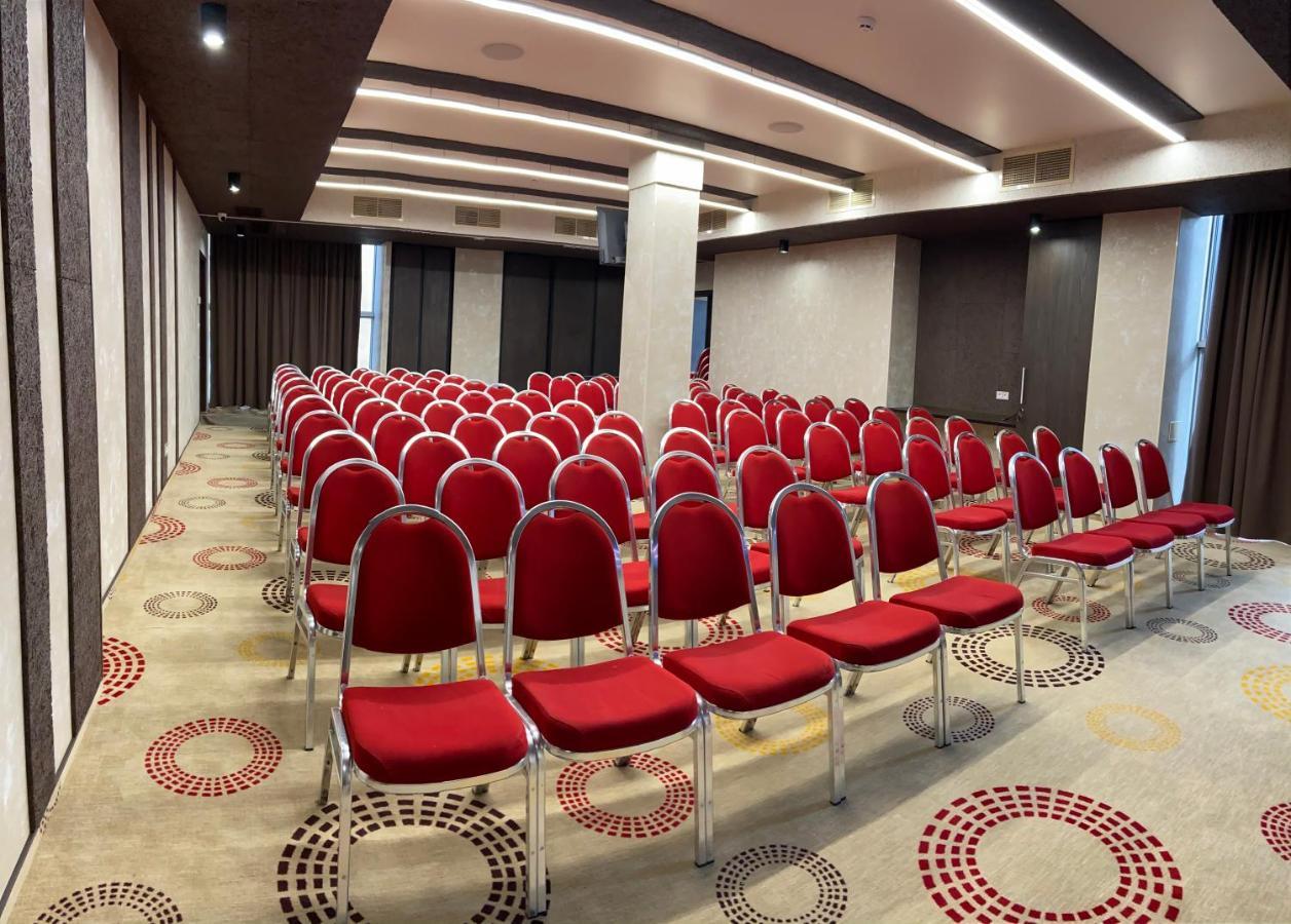 Park Hotel Dnipro Ngoại thất bức ảnh